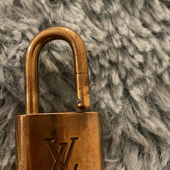 Authentic #308 LV Padlock and key - Picture 2 of 4